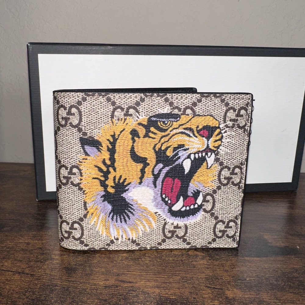 Authentic Gucci Supreme GG Tiger Men’s Bifold Wallet